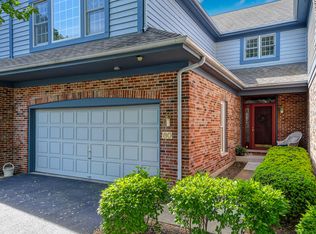 80 Trent Ct, Burr Ridge, IL 60527