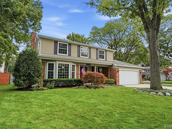3rd image of 15338 Susanna Cir