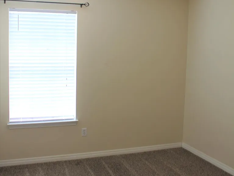 3665 Burton Cir — Photo 10