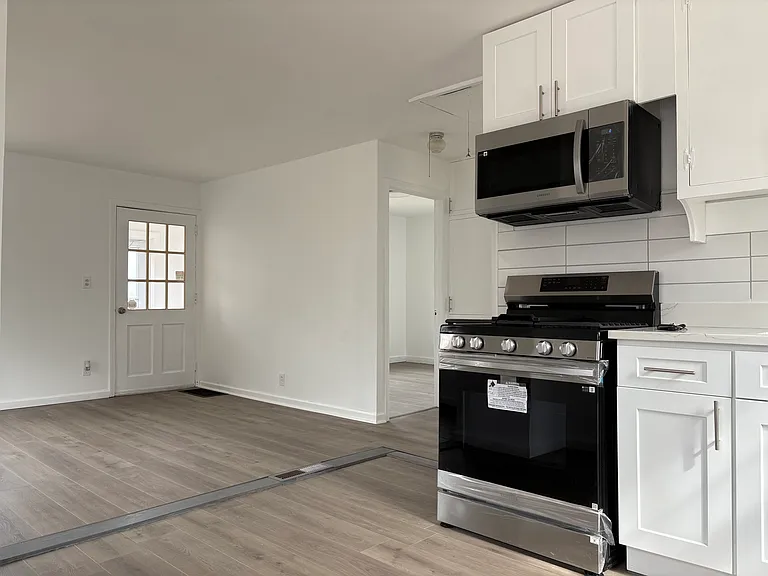 12 Barbara Ln — Photo 6