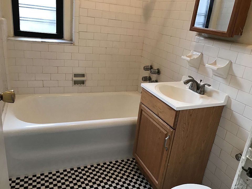 1st image of 1647 Sterling Pl #2L