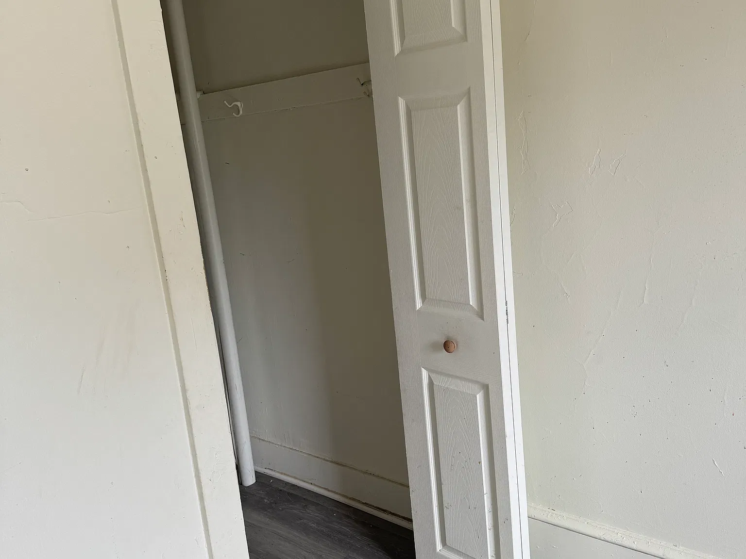 384 S Franklin St — Photo 4