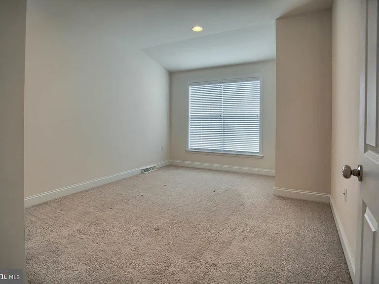 405 Line Rd — Photo 21