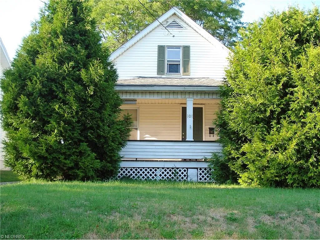 101 E Wilson St photo 1