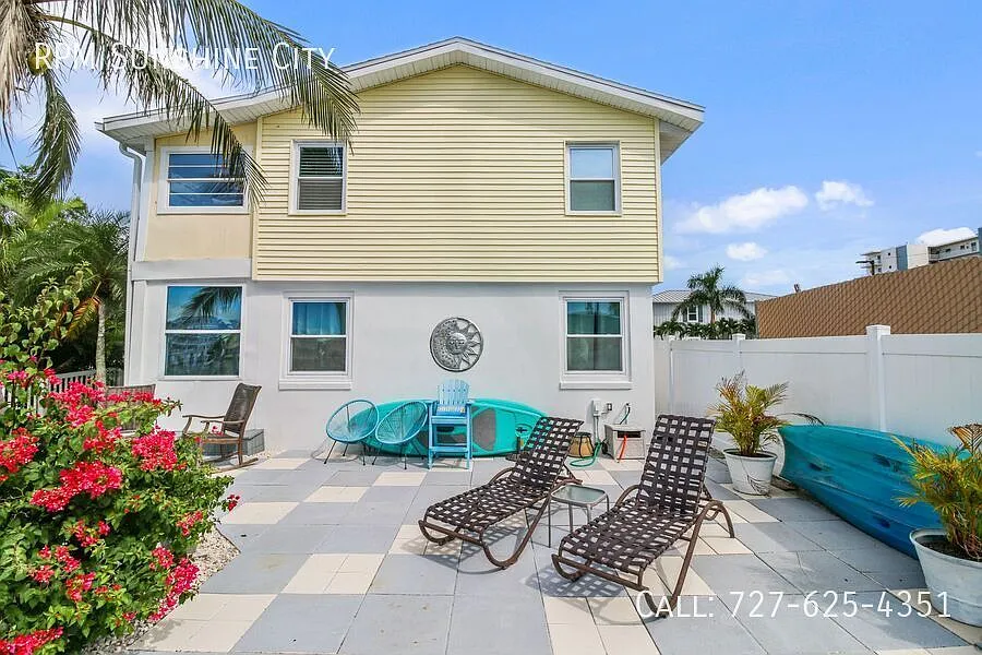 Building Photo - 13535 Boca Ciega Ave #1