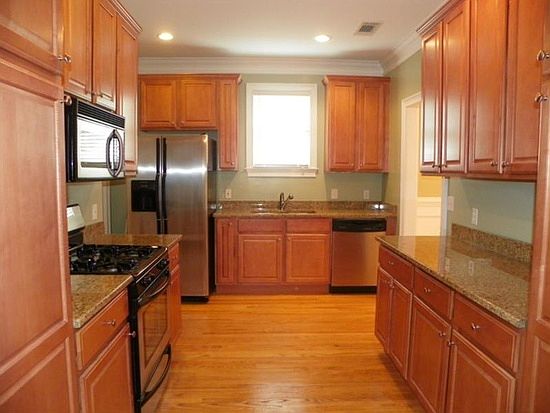 2nd image of 3409 Lee St #1