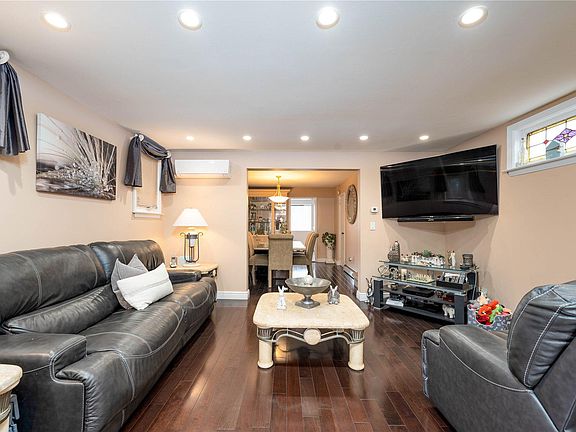 4th image of 107-22 92nd St
