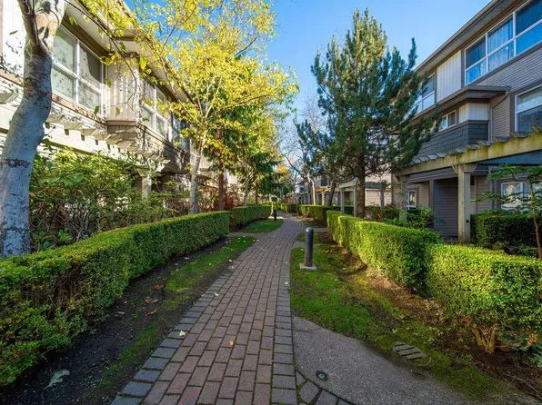 15353 100th Ave #39, Surrey, BC V3R 3S6