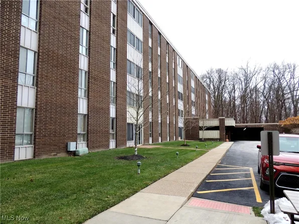 3070 Kent Rd APT 406, Stow, OH 44224