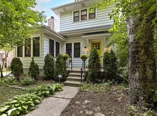 1901 E Beverly Rd, Shorewood, WI 53211