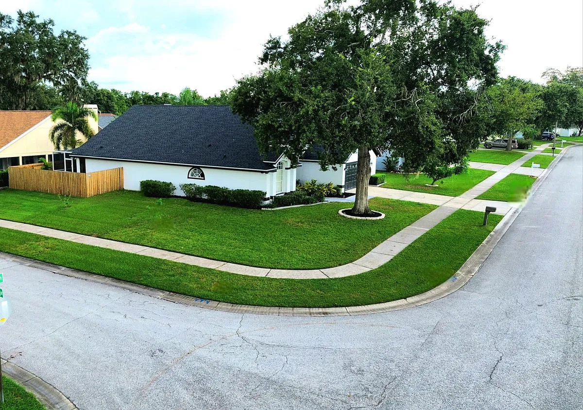 Building Photo - 28739 Raleigh Pl