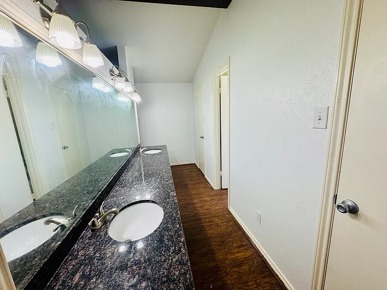 6010 Fawn Valley Ln — Photo 10