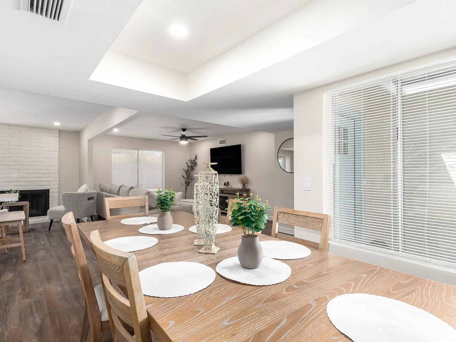 3 bed, 1534 sqft, $4,995 — Photo 3