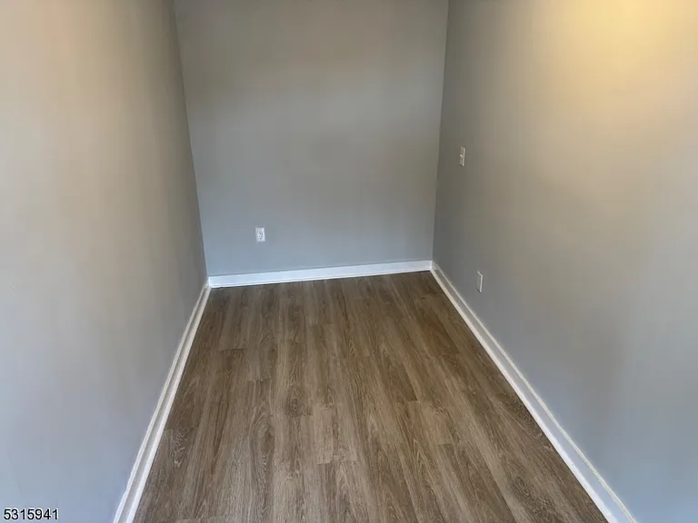 231 Elmer St — Photo 10