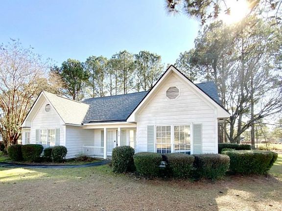 2nd image of 510 Saint Andrews Cir