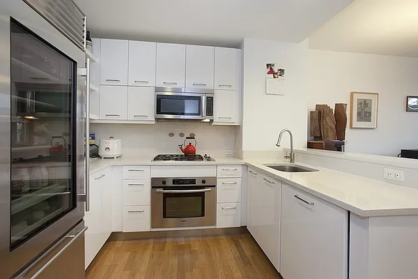 Rented by BLU Real Estate | media 23