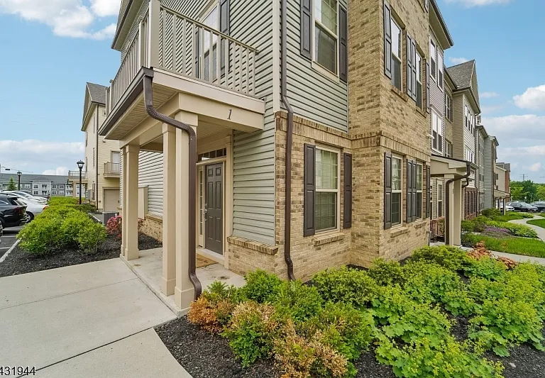 1 Haralson Ct — Photo 1