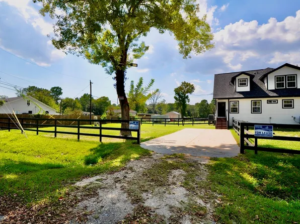 111 Big Deer Dr, Crosby, TX 77532