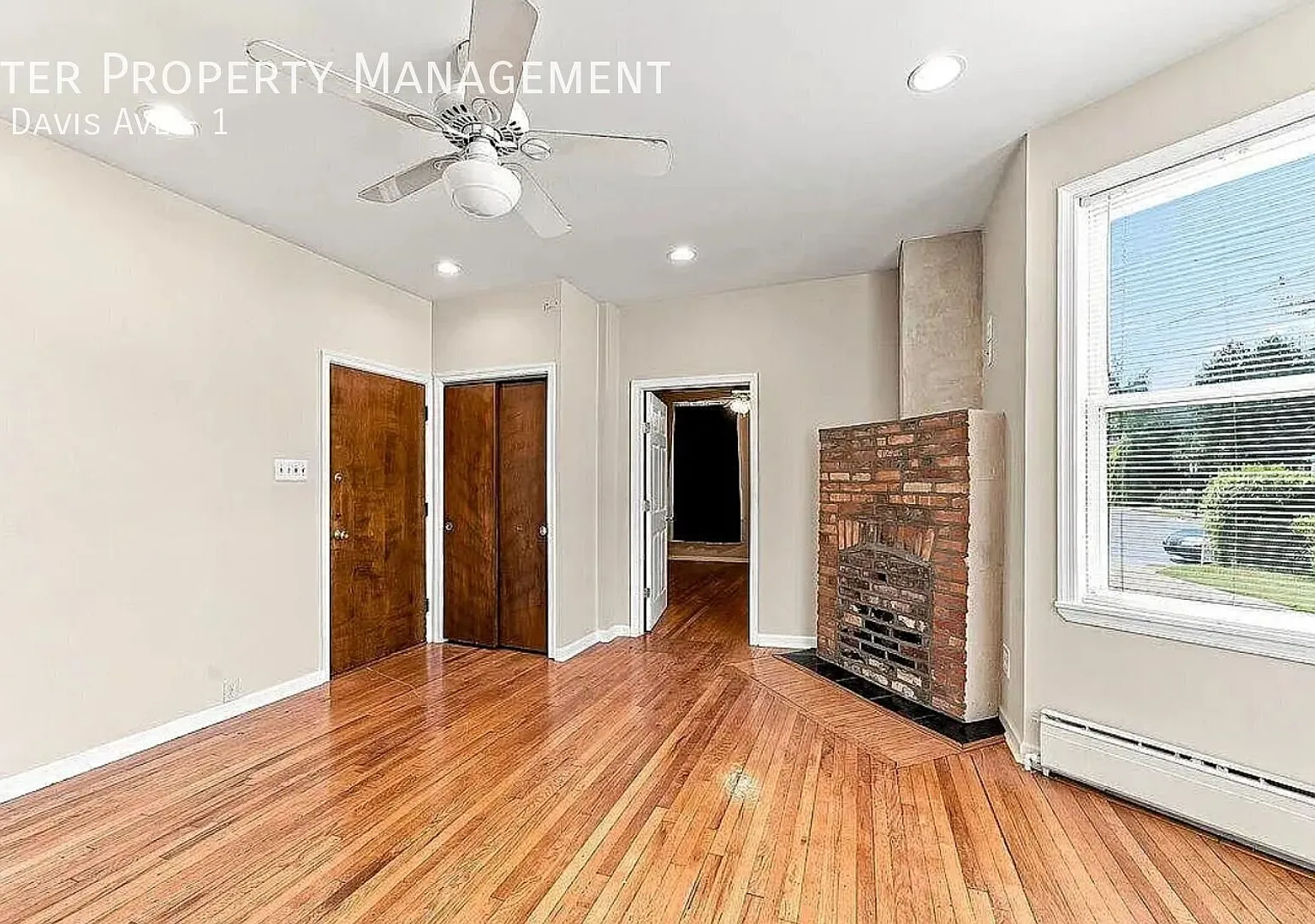 Spacious 3BR/1BA Apartment with Private In-Unit Laundry — Photo 2