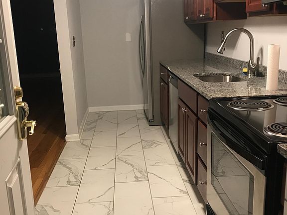 5th image of 7940 Saint Claire Ln