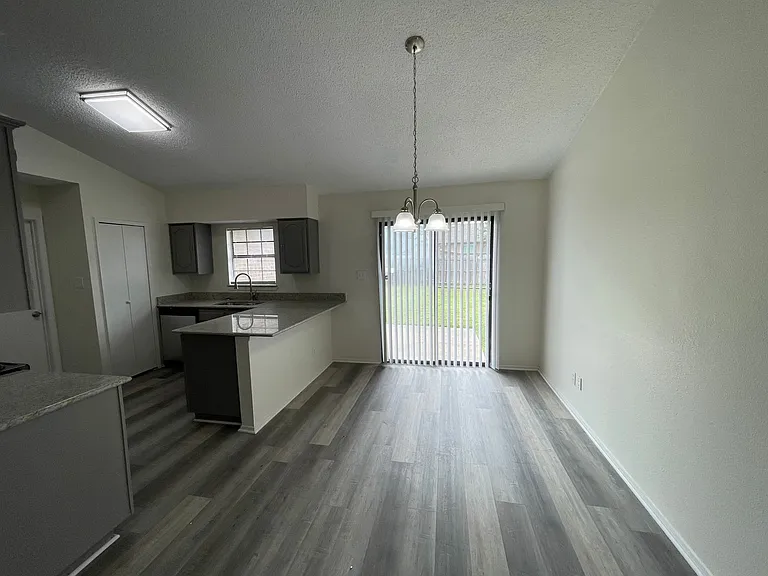 9415 Rutherglen Dr — Photo 6