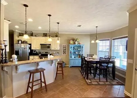 345 Cheryl Dr — Photo 4