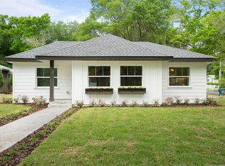 853 N Clayton St, Mount Dora, FL 32757