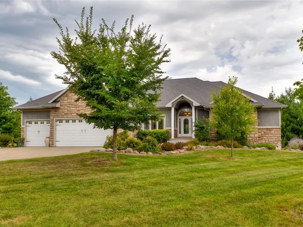 27821 Meadowview Ln, Adel, IA 50003