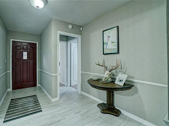 4th image of 13 N Mojave Dr