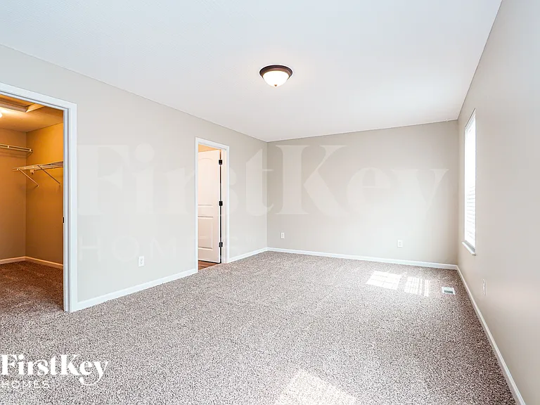 175 Poe Ave — Photo 11