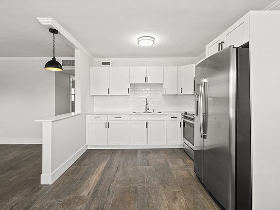 4th image of 324 Southwind Dr APT 12