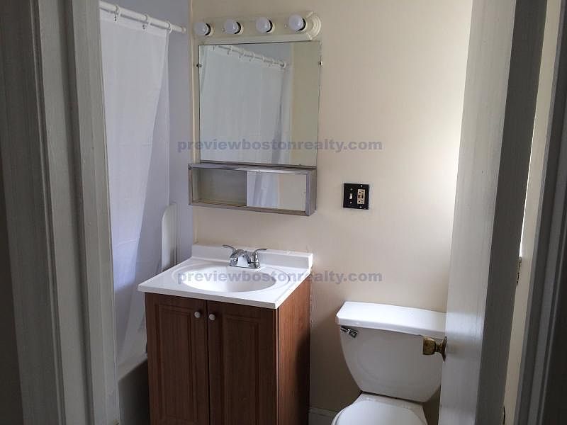 2nd image of 1411 Commonwealth Ave #L505