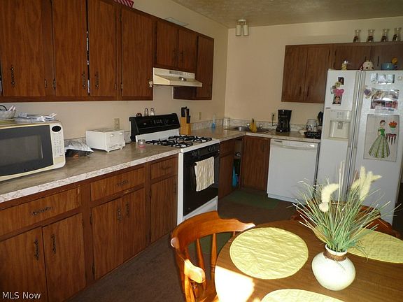 5th image of 60 Barley Dr