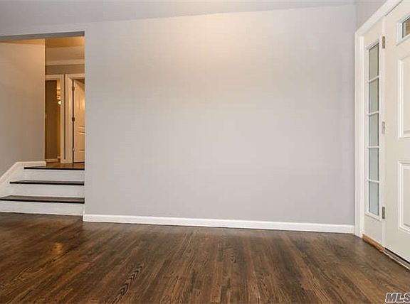 2nd image of 10 Huckelberry Ln