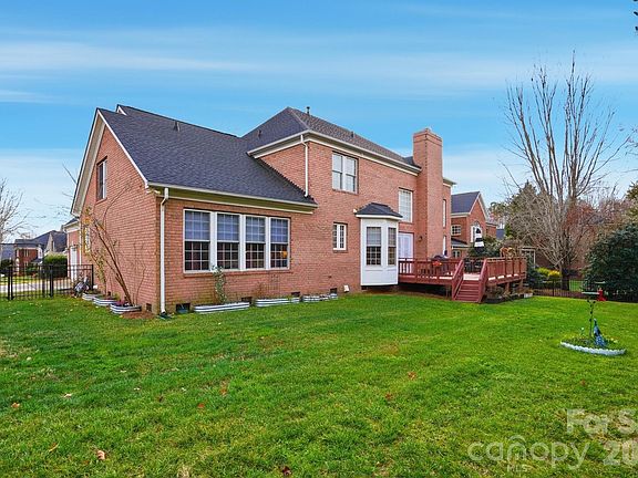4th image of 3304 Taviston Dr
