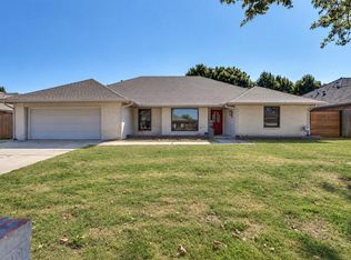 13400 Apple Valley Dr, Oklahoma City, OK 73120