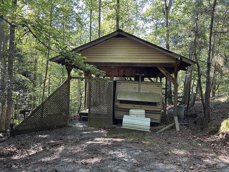 1st image of 985 Ogden Dr