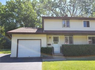 329 Willowbrooke Dr, Brockport, NY 14420