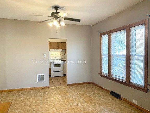 3rd image of 2909 Kincaid Ave