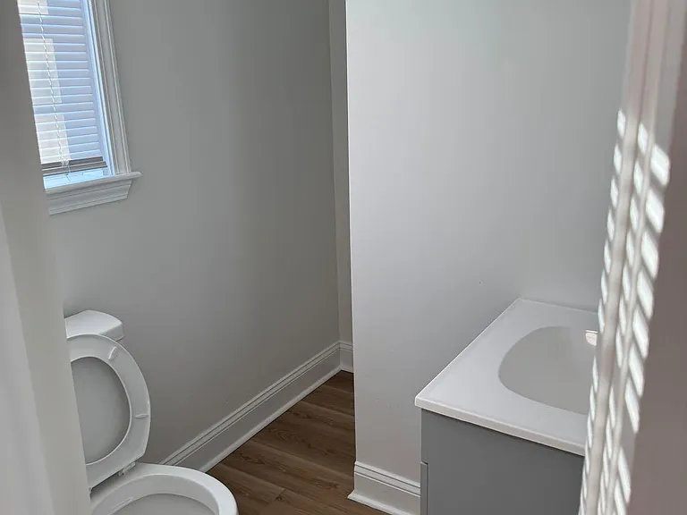 146 Fairlawn Dr — Photo 10