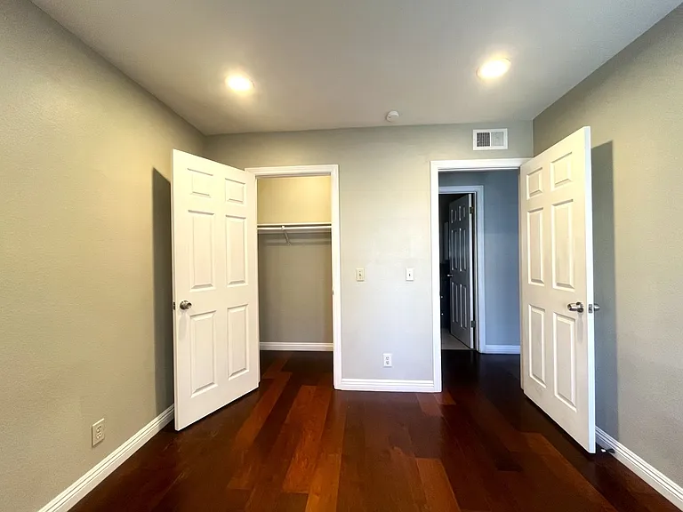 581 S Greenwich St — Photo 21