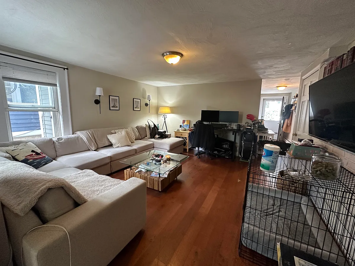 Building Photo - 261 Emerson St #1