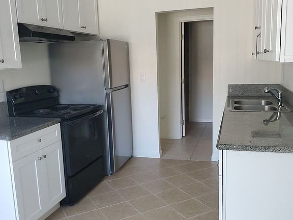 3rd image of 545 E Rue Royale St #3