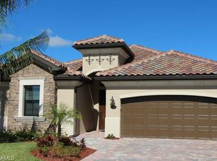 2926 Aviamar Cir, Naples, FL 34114