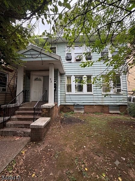 2nd image of 92 Huntington Ter