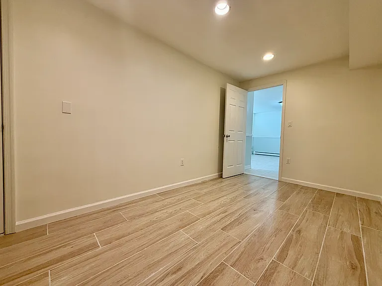 204 Sneden Ave #1 — Photo 9