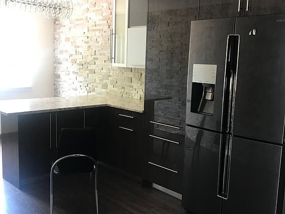 5th image of 528 Durant Ave Floor 2N