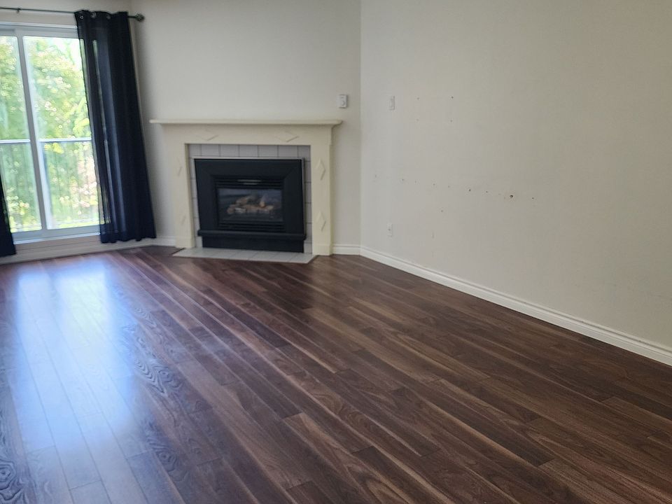 1st image of 727 Deveron Cres #210