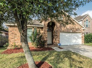 8707 W Highlands Xing, Highlands, TX 77562
