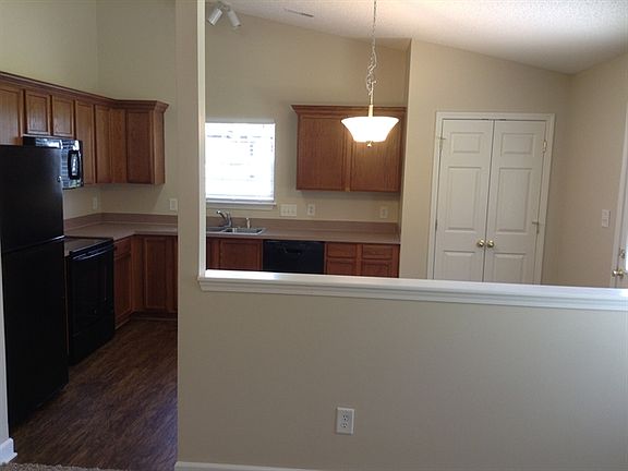 4th image of 8629 Silver Falls Way